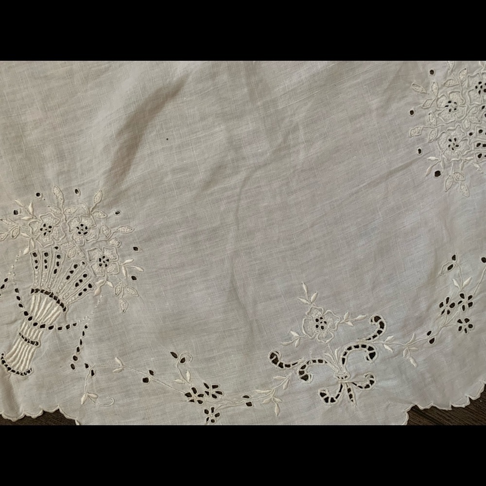 Table cloths - Picture 3 of 6